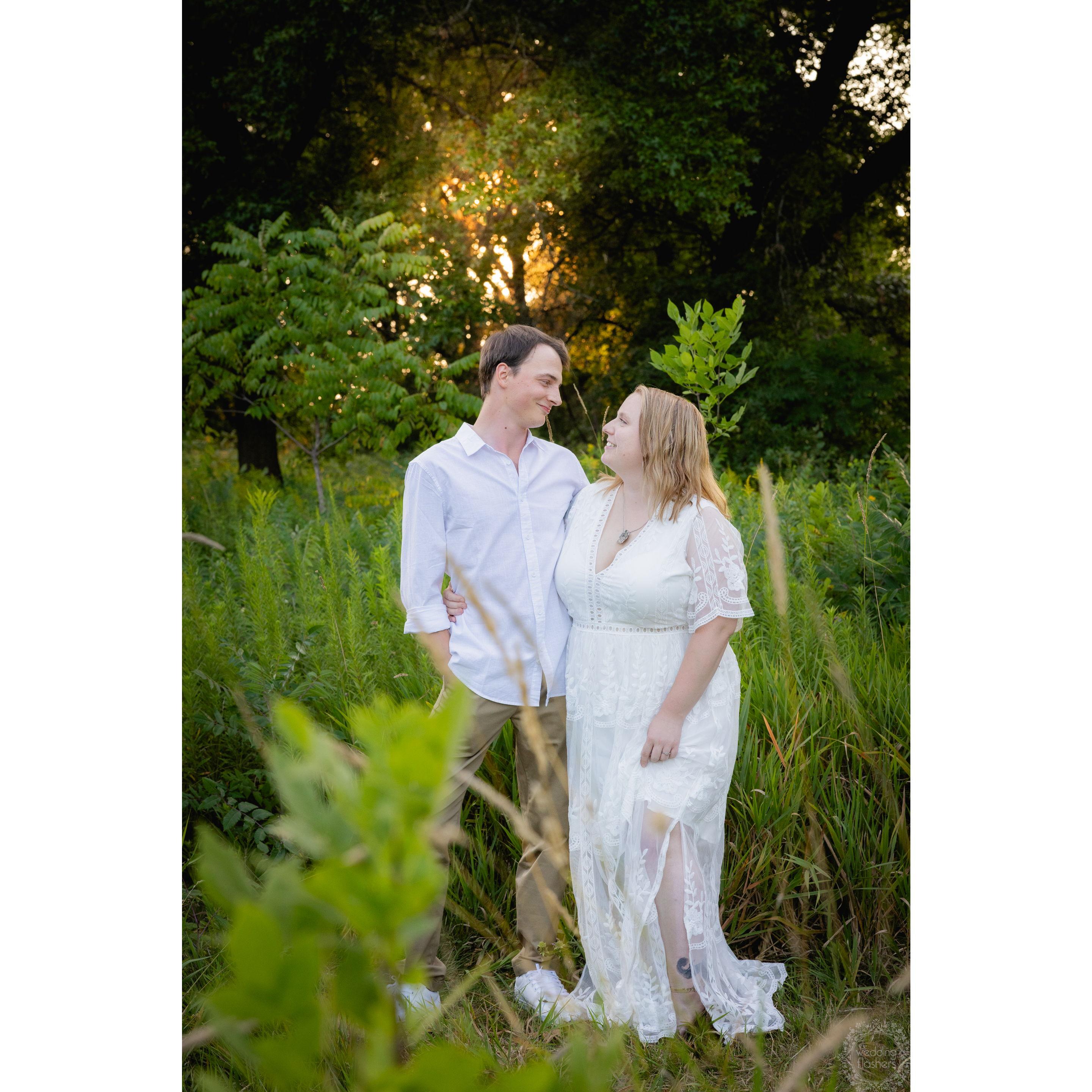 Engagement pictures by The Wedding Flashers, Waunakee, WI
/
Location Token Creek Park, DeForest, WI