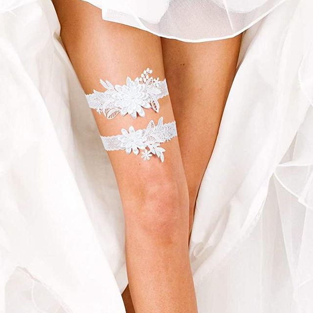 2 Pieces Wedding Garters Daisy Lace Bridal Garter Hand Sewn Faux Pearls Garter for Bride