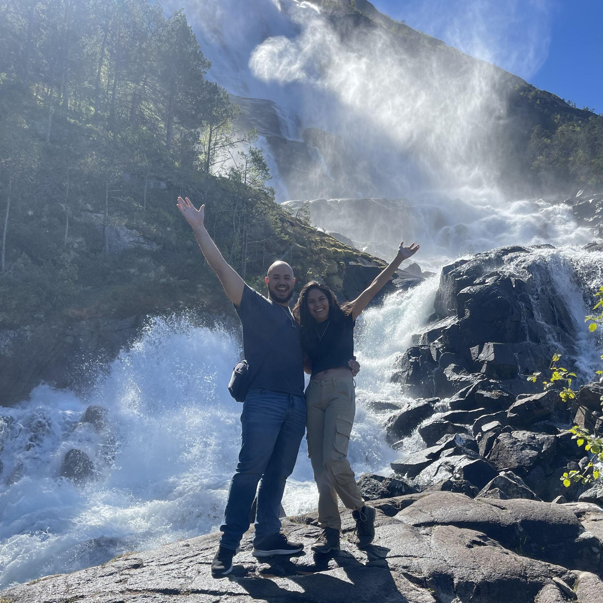 Presenciando la segunda cascada más larga en Noruega 2024