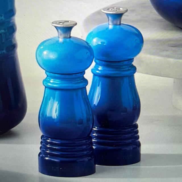 Le Creuset Acrylic Classic Petite Salt and Pepper Mill Set (Color: Azure)