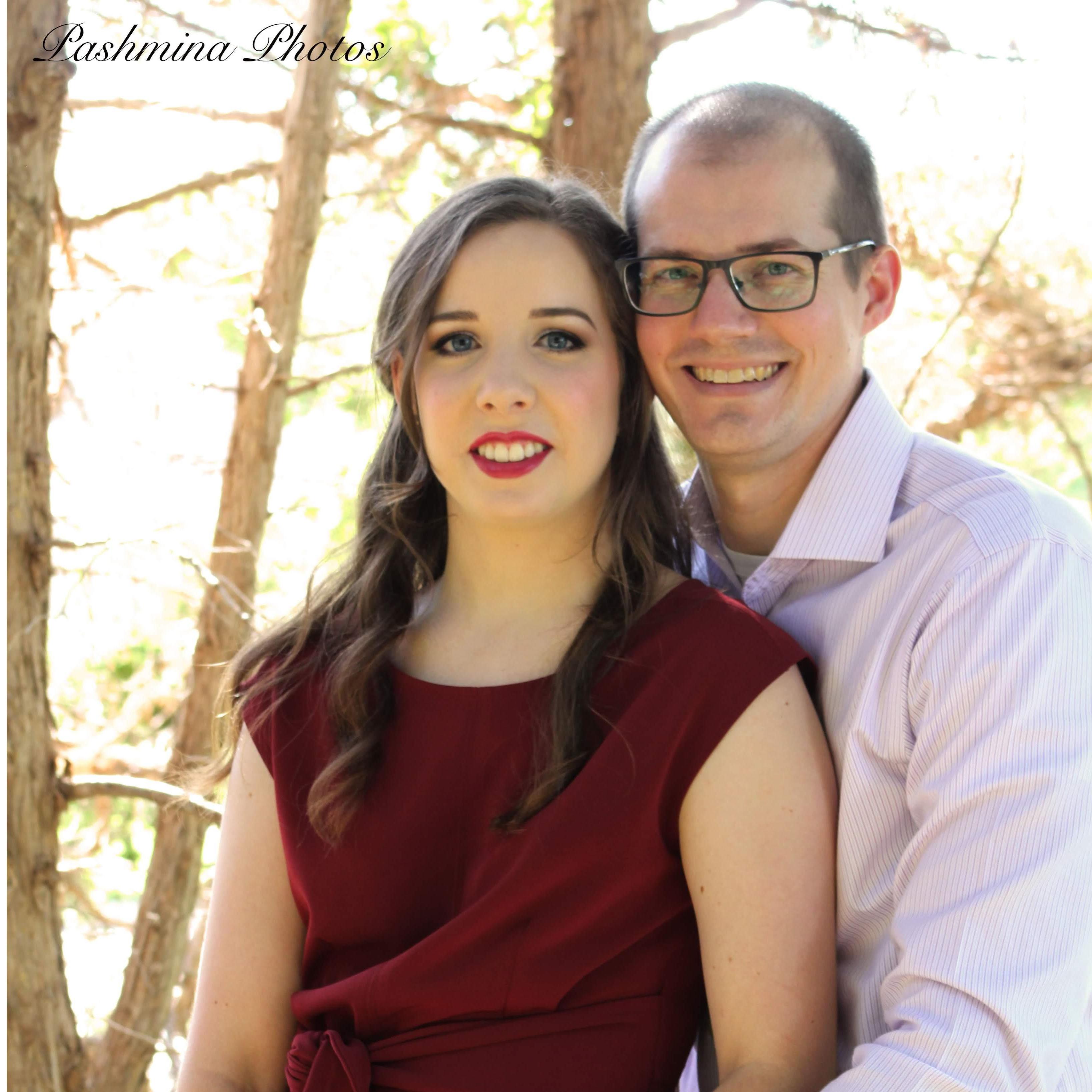 Engagement Photos by Pashmina Photos