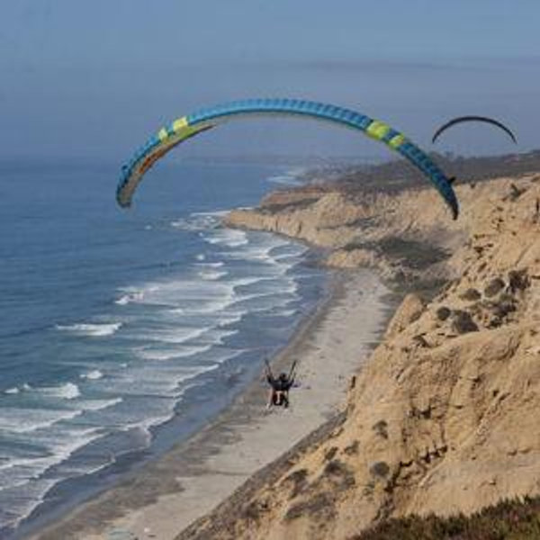 Paragliding at Torrey Pines for the Couple