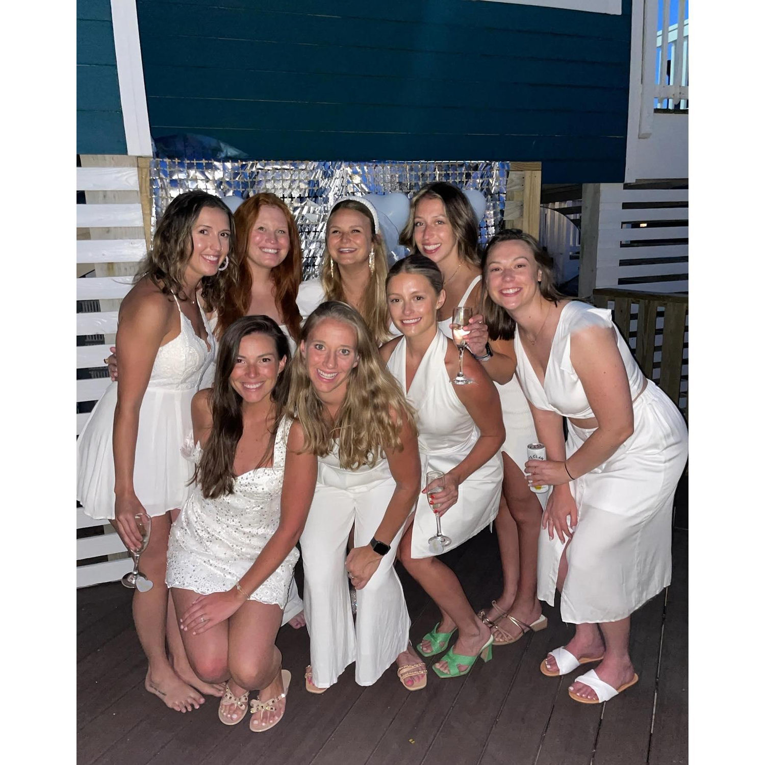 Group photo from the proposal including Brittany Spinelli, Spencer Young, Abby Geiser, Maddie Carroll, Erin Turner, Tailor Hollingsworth, and Allison Smith