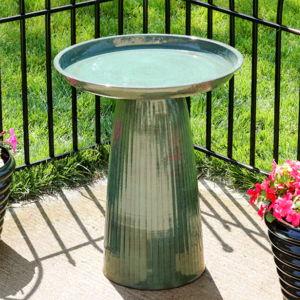 Sunnydaze Decor 23-in H Green Metal Complete birdbath
