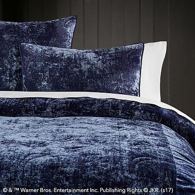 HARRY POTTER™ Magical Velvet Quilt + Sham- Full/Queen