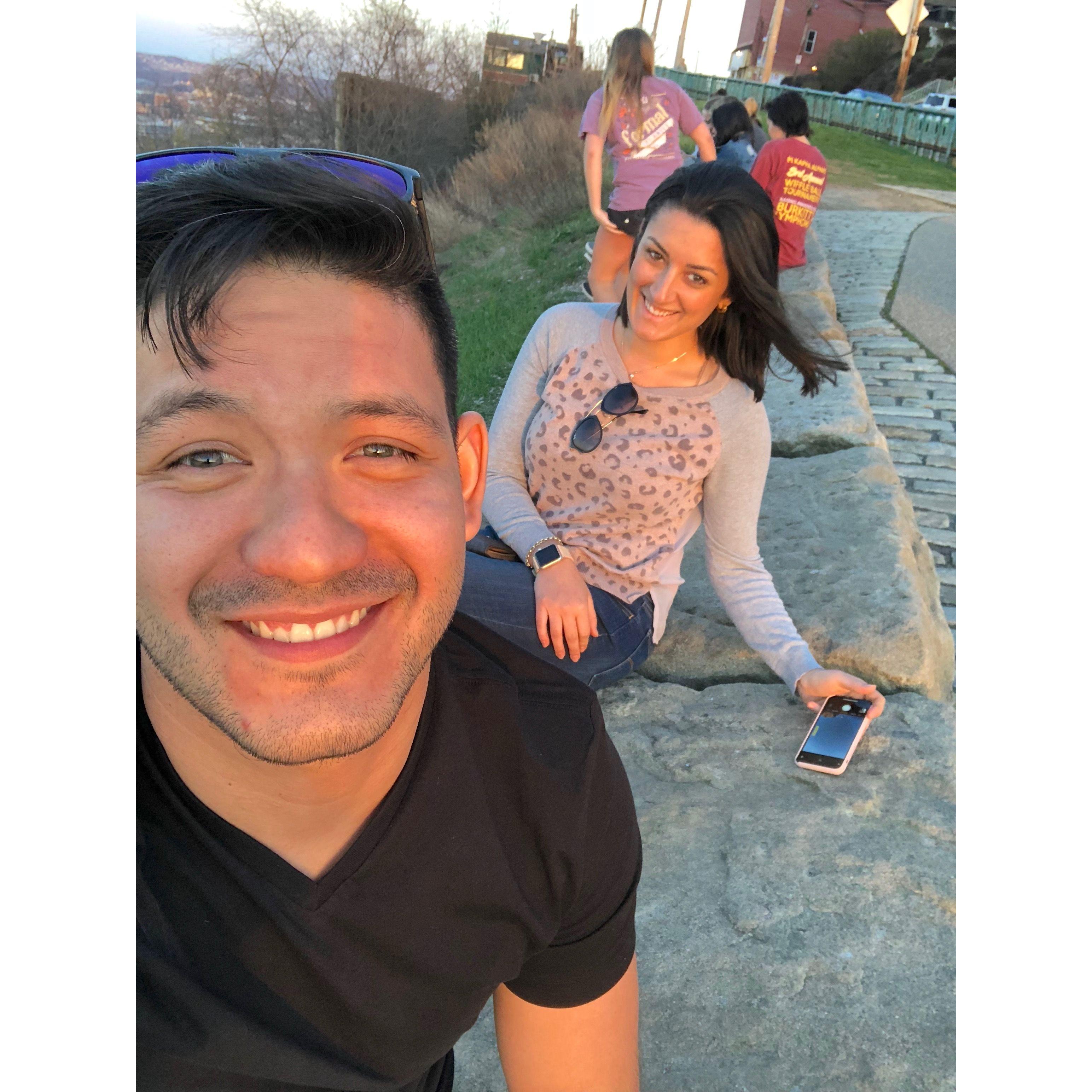 April 22, 2018 (Pittsburgh): Nossa primeira foto juntos como amigos ❣ Nuestra primera foto juntos como amigos ❣ Our first photo together just as friends