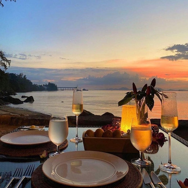 Honeymoon Dinner