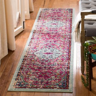 Madison Sabire Runner
