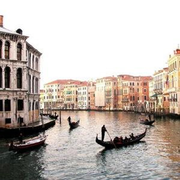 Passeio de gôndola em Veneza