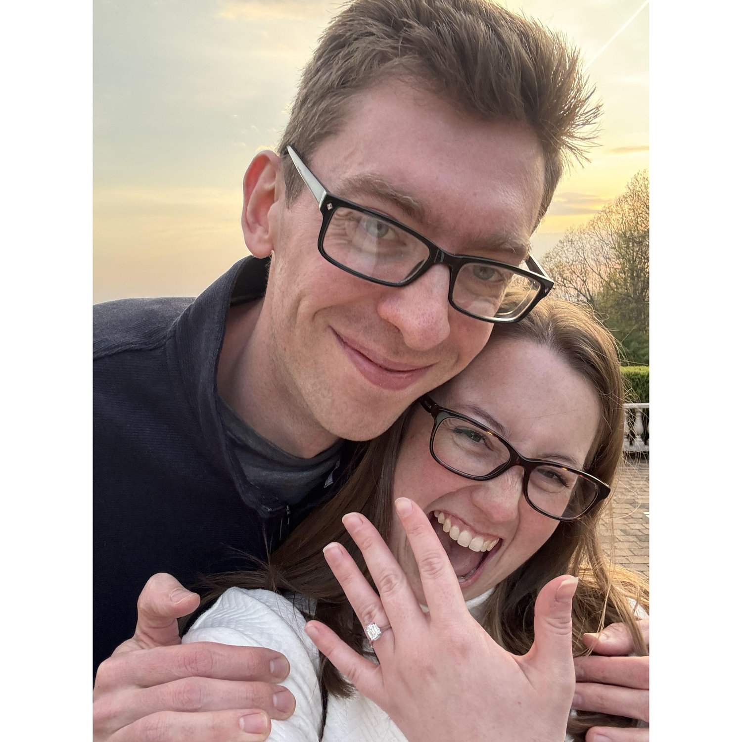 We're engaged!!