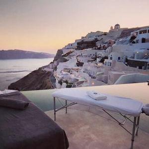 Honeymoon couples massage