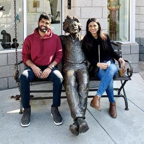 Eating some macaroons and making new friends in town!