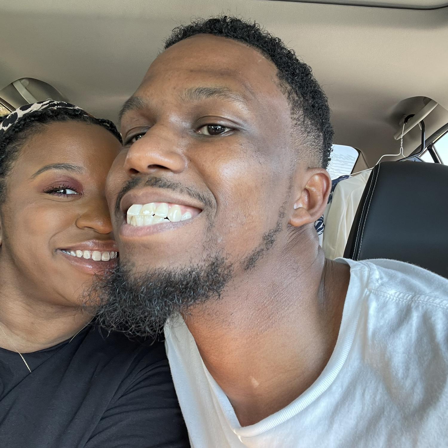 All smiles for the love birds 😍