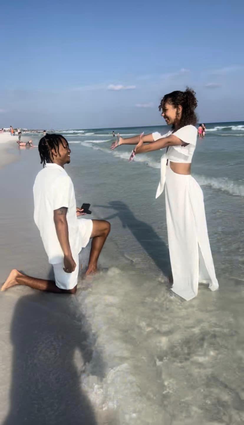 The Wedding Website of Helen Roddy and Devonte Jones