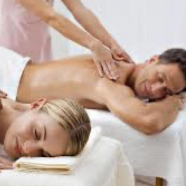 Honeymoon Couple’s Massage