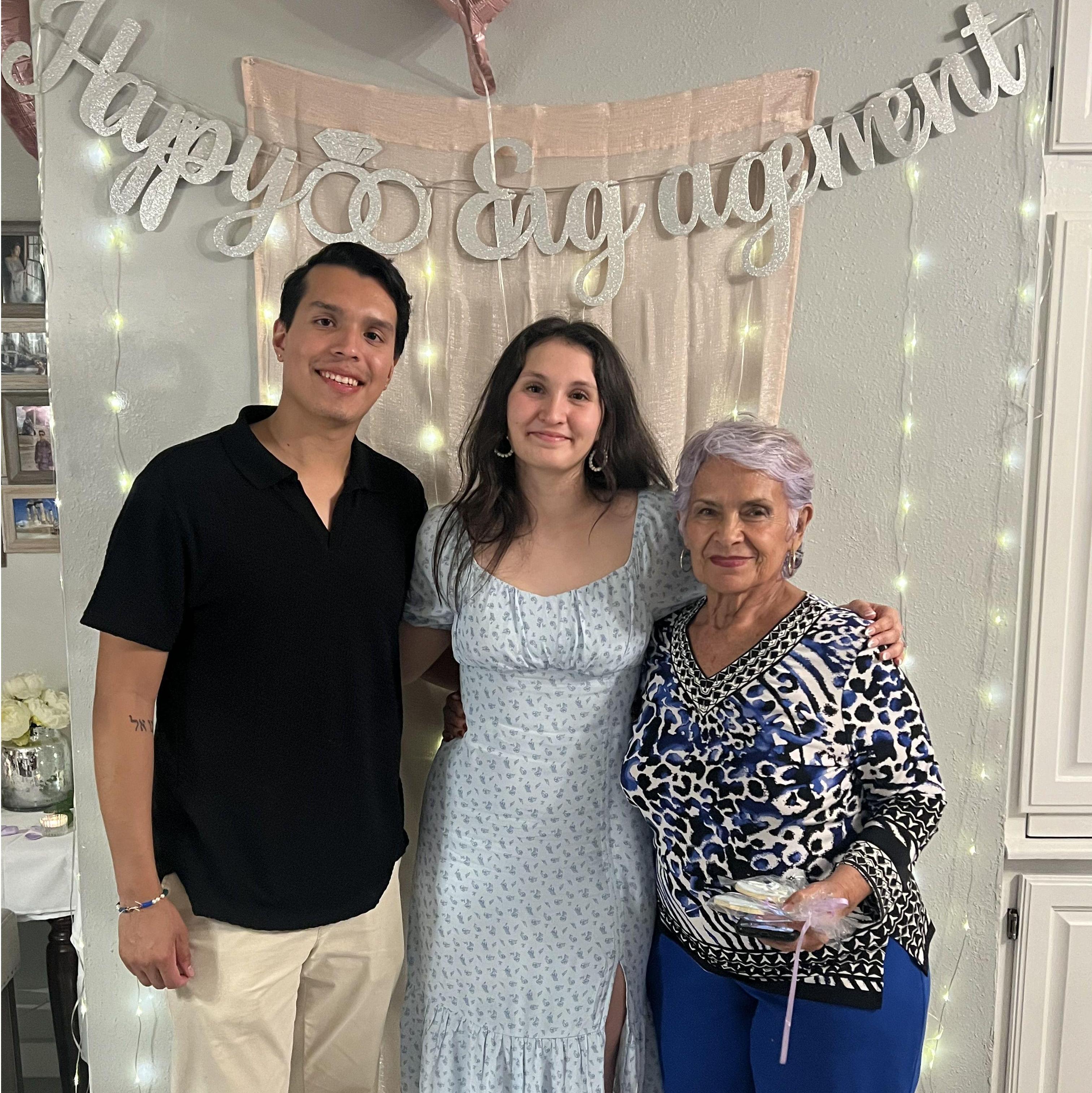 Engagement party w/ Naty! / ¡Fiesta de compromiso con Naty!