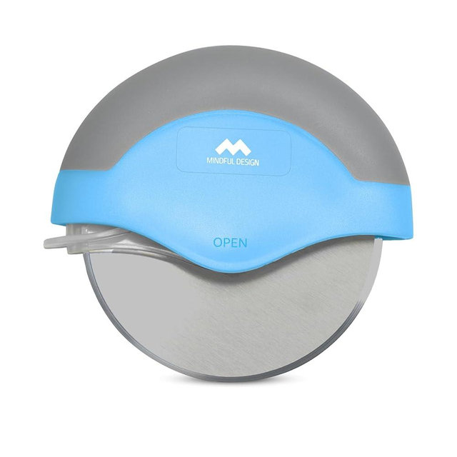 Mindful Design Pizza Cutter Wheel with Protective Blade Cover, Easy to Clean and Dishwasher Safe Ergonomic Pizza Slicer (Blue)