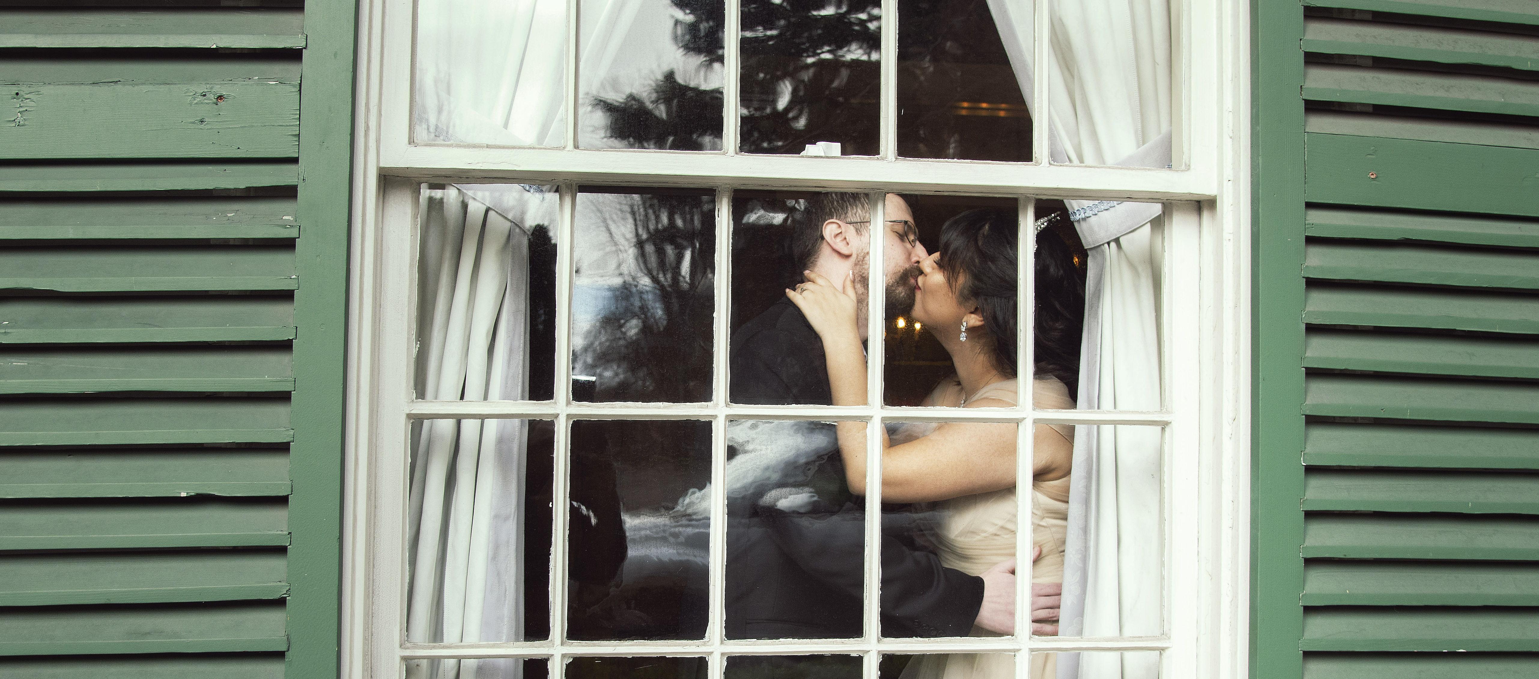 The Wedding Website of Robert DeMacon and Anny Mendoza