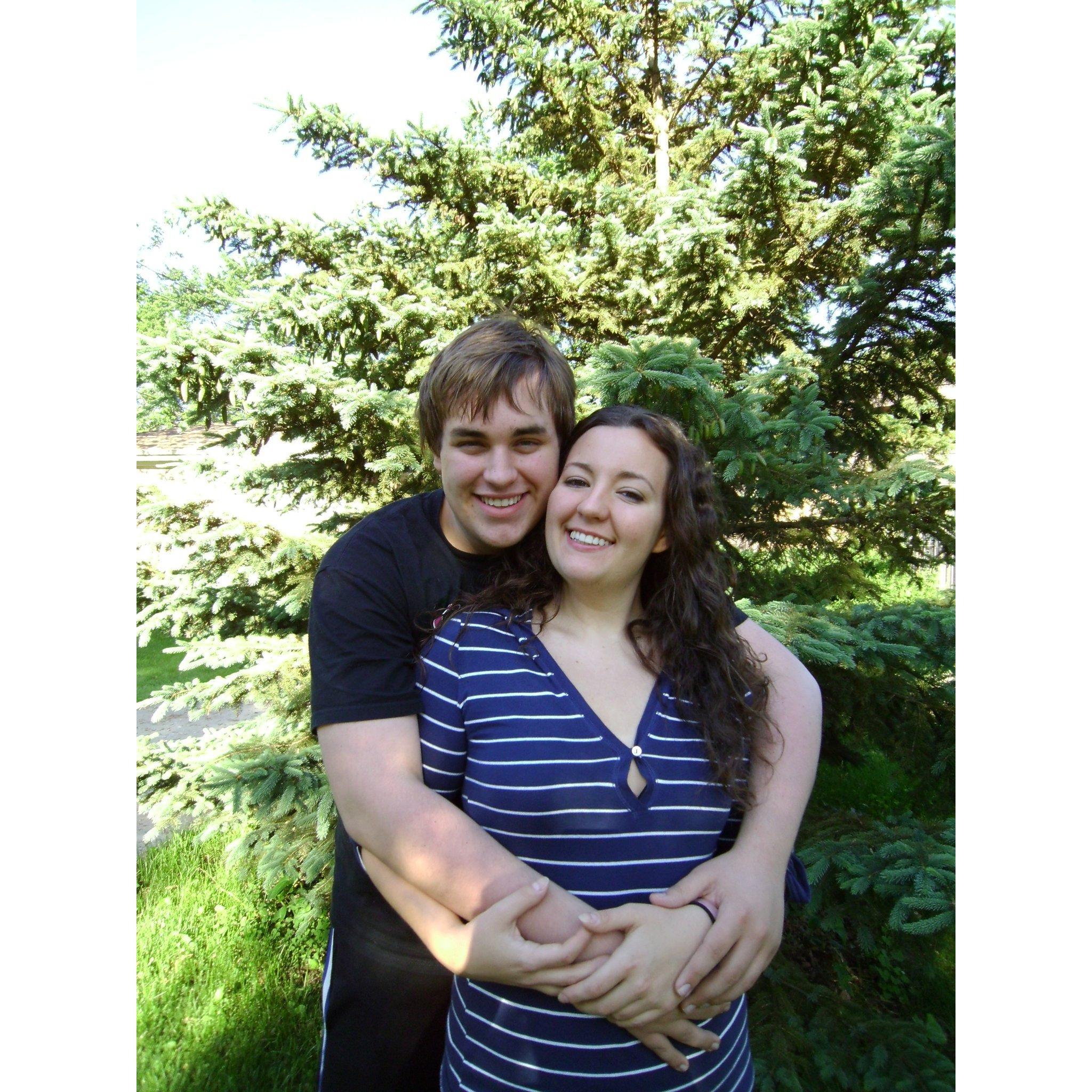 May 2011: We first said "I love you" in Rogers Park, Chicago, IL.

Maj 2011: Po raz pierwszy powiedzieliśmy „Kocham cię” w Rogers Park w Chicago, IL.