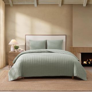 European 3-Piece Linen Quilt Set