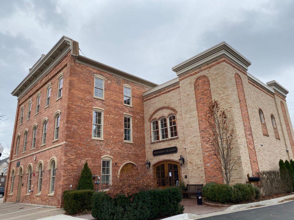 The Wedding Website of Meaghan Murphy and Clinton Santa Coloma