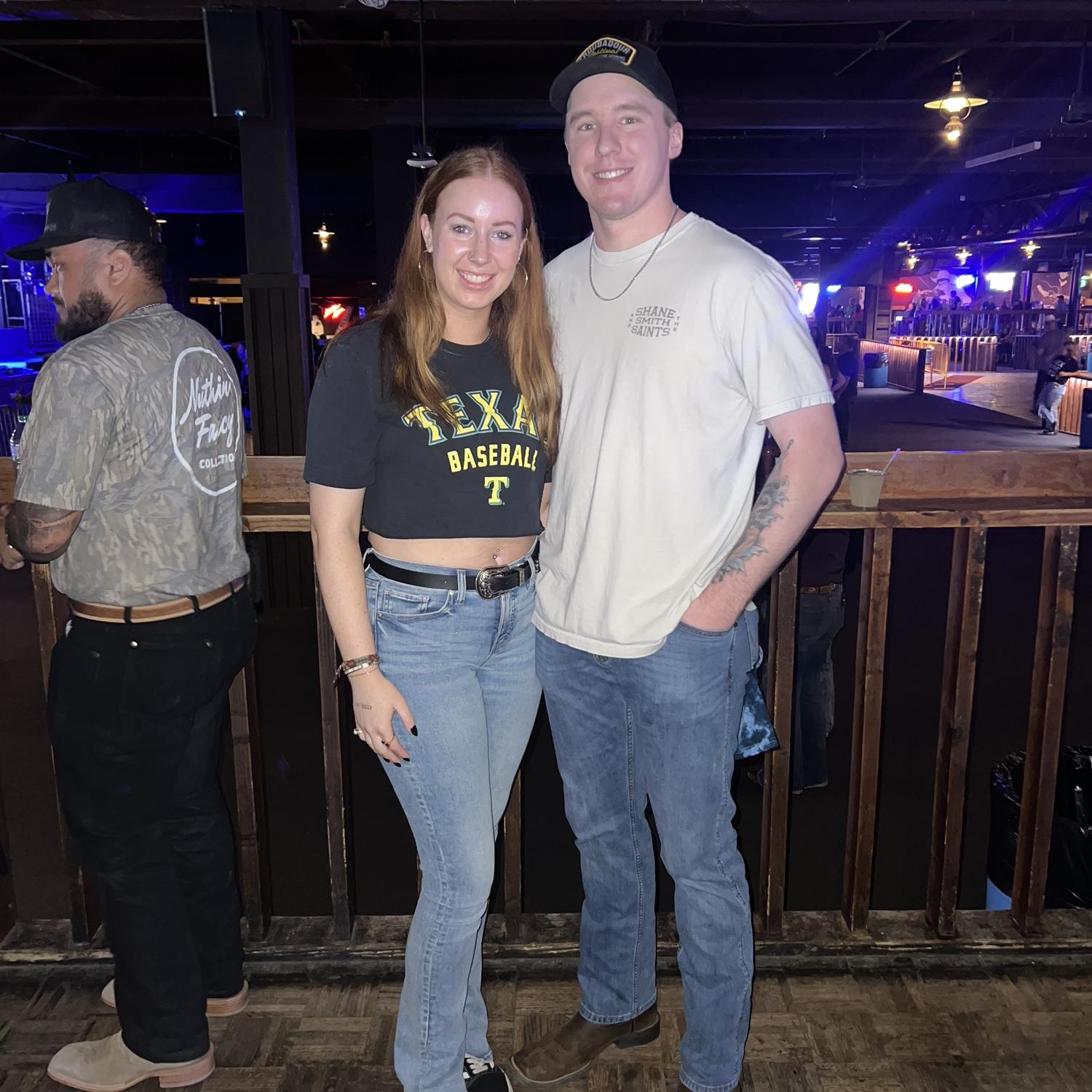 Austin Meade concert at Billy Bob's