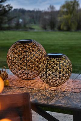 Perforated Fans Metal Solar Lantern