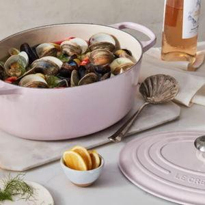Signature Oval Dutch Oven - Color Shallot c 6.75 Qt