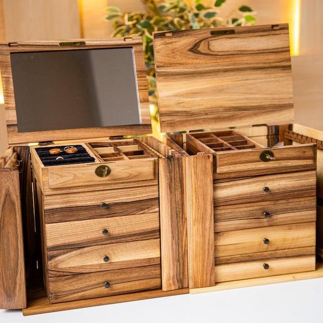 Wooden jewelry box without mirror