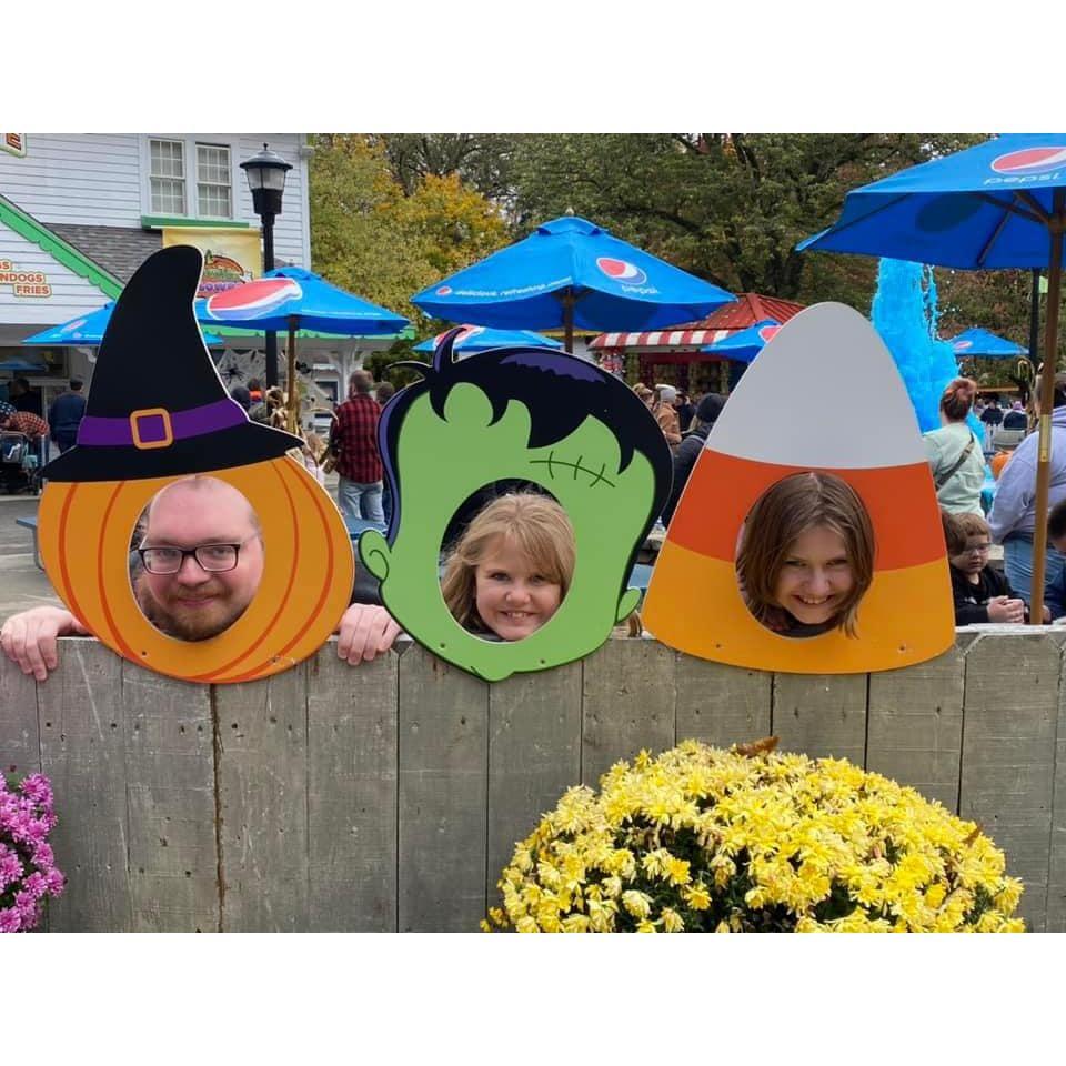 Rob, Tori, and Dessy at Hallowboo