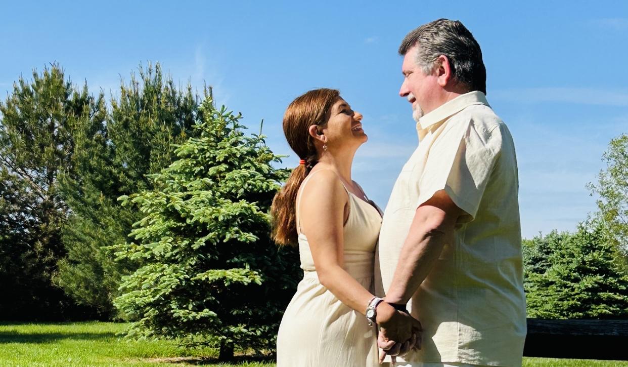 The Wedding Website of Roxana Salvatierra and James Mann