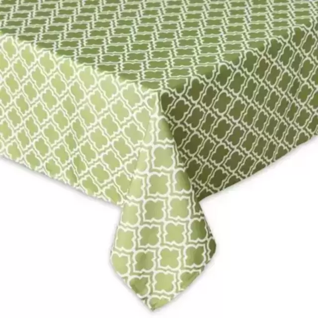 Lattice 60-Inch x 84-Inch Indoor/Outdoor Tablecloth in Green