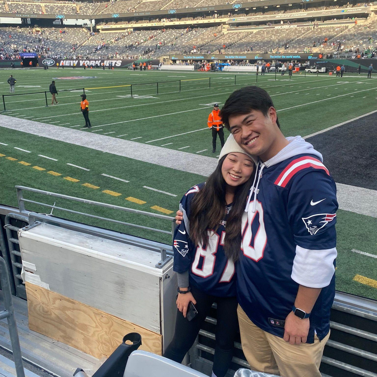Heidi's 1st football game: we watched the Jets vs Patriots play in New Jersey 10.30.22