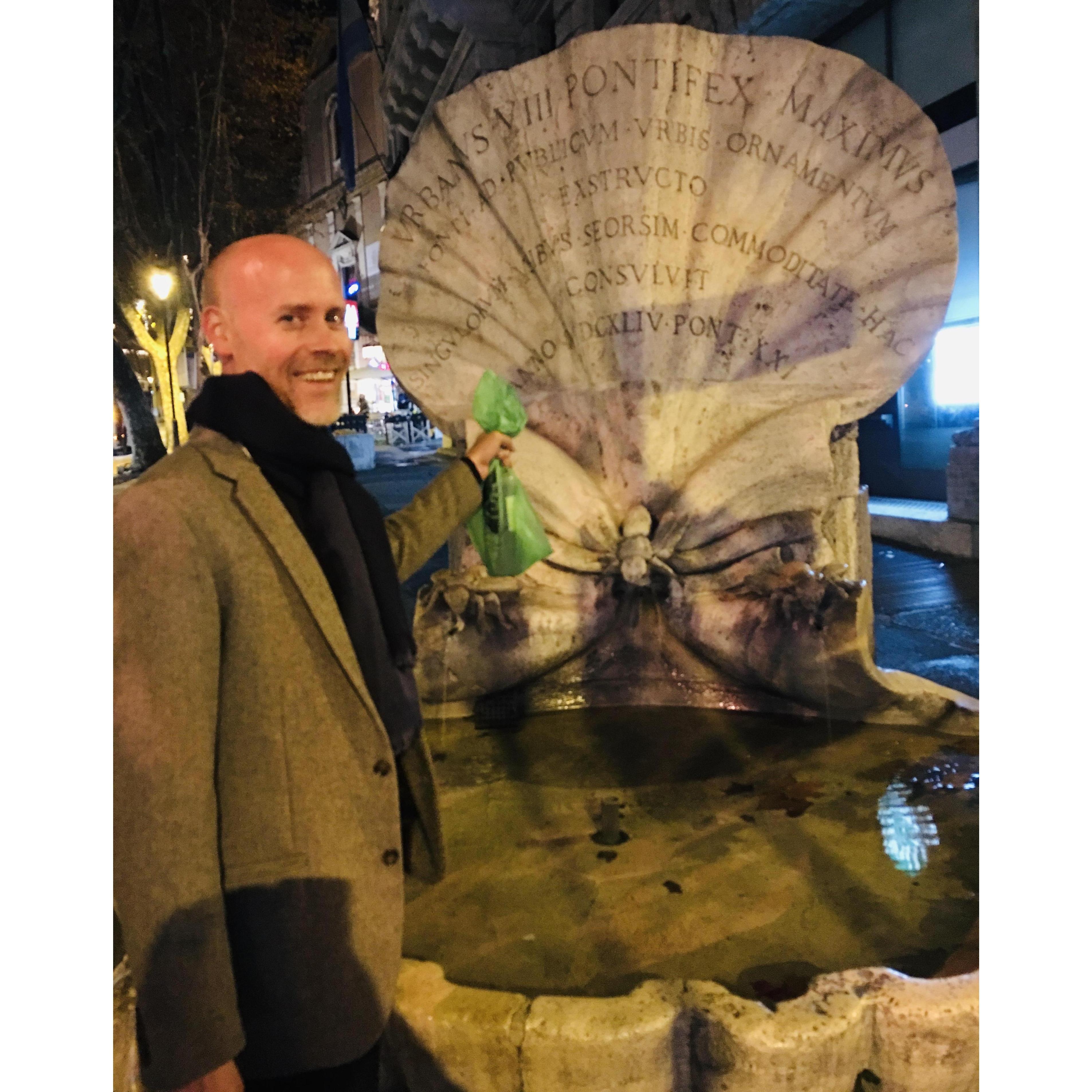 We always knew that we were close to our airbnb in Rome when we found this fountain. After a couple of bottles of Barolo, it's important to have landmarks...