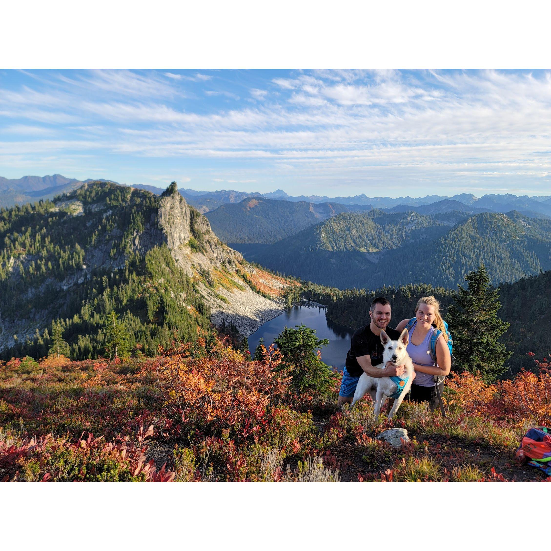 Spontaneous day hike to Lake Valhalla, Fall 2021