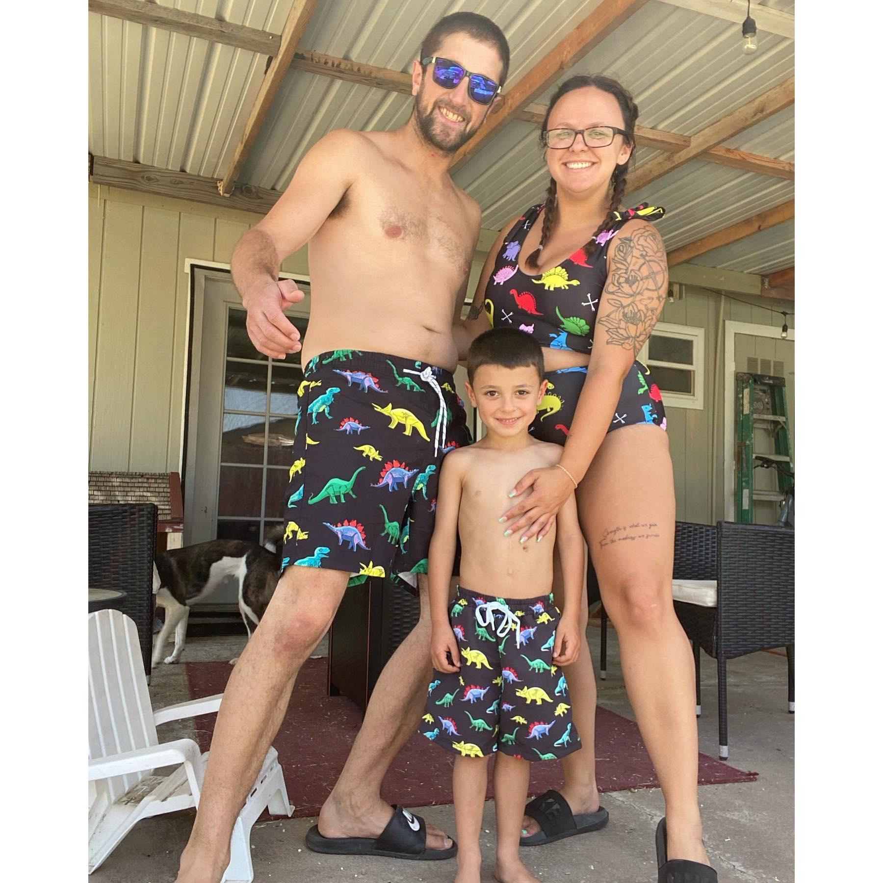 Ana made them get matching dinosaur swimsuits, thankfully Jared is a good sport!