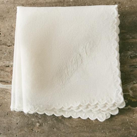 SET OF EMBROIDERED LINEN HAND TOWELS (SET OF 3)
