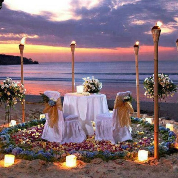 Dinner on the beach for 2