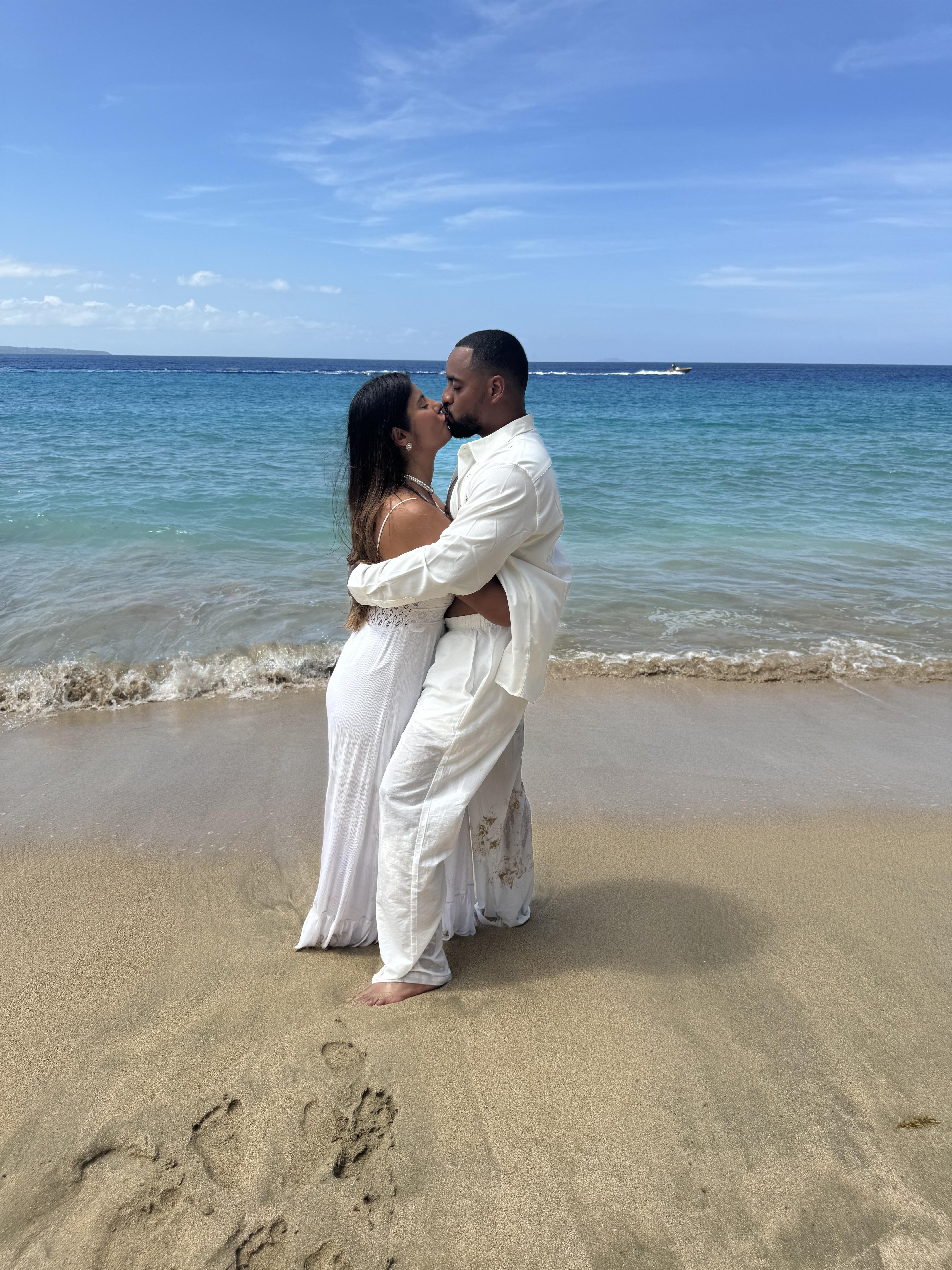 The Wedding Website of Cynthia Moreno and Lino Diaz