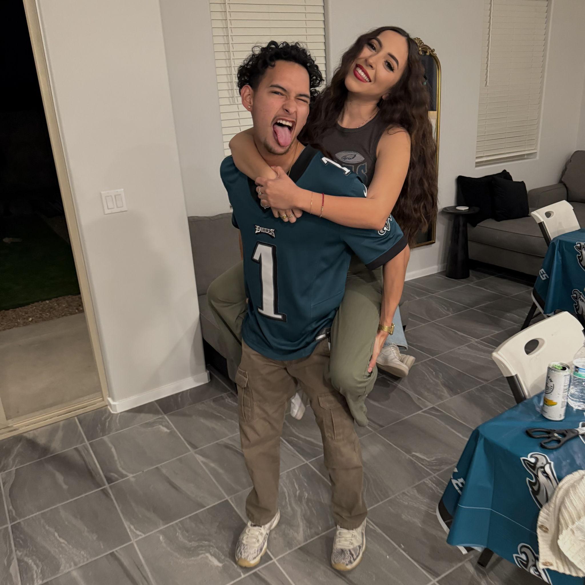 Fun fact: arianna was a cowboys fan before she met jacob. Go eagles!