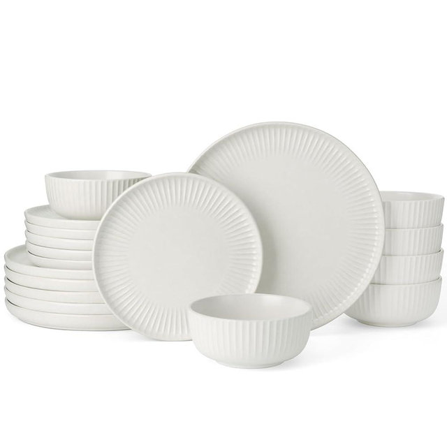 Famiware Starlight Dish Dinnerware Sets, Plates and Bowls Set for 6 (18 Pieces), Ridge Textured Ceramic Tableware - Dishwasher & Microwave Safe, Chip Resistant, Reactive Glaze, Matte White