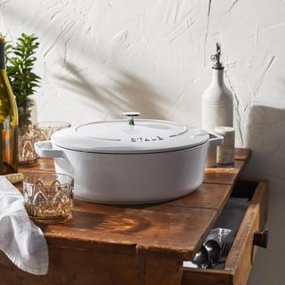 Cast Iron Wide Oval Dutch Oven