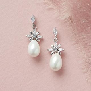 Leila Floral Pearl Earrings