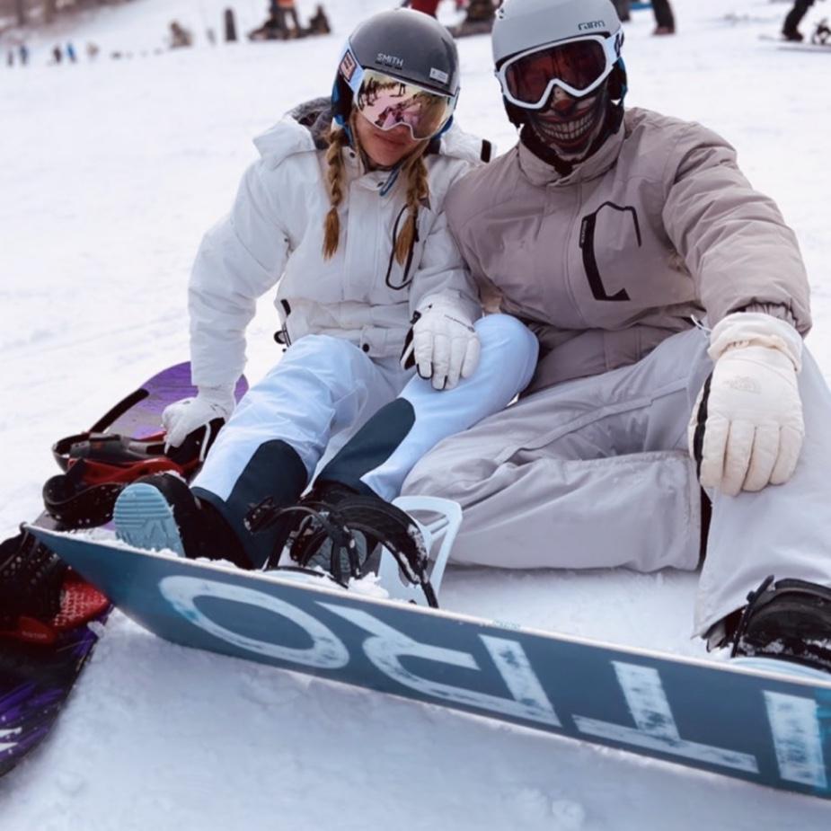 The trip where Will taught Payton to snowboard!

January 2022
