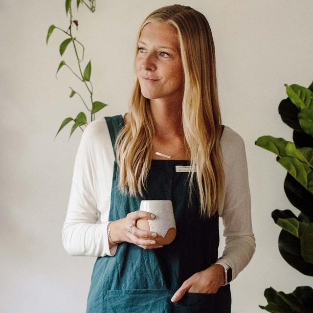 Cross back apron/cotton apron/artists...