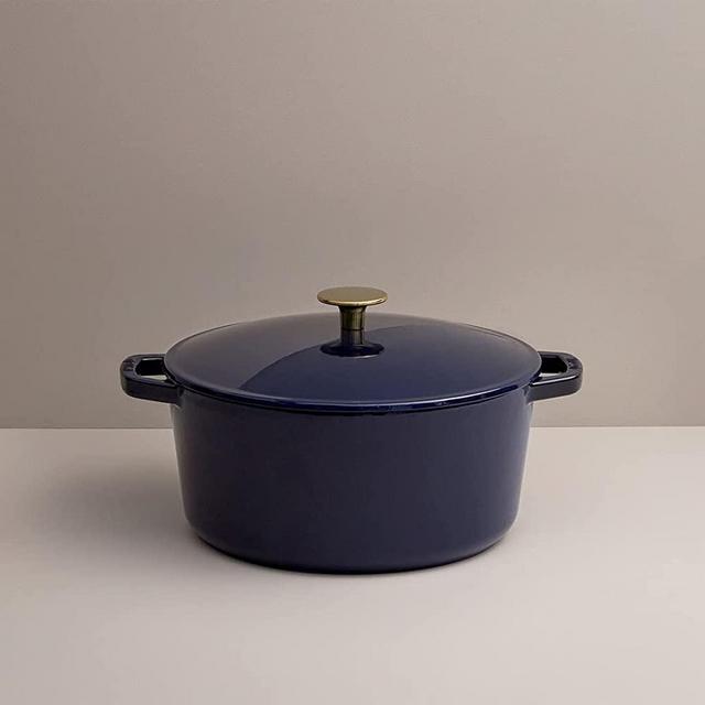 Milo Cast Iron Covered Dutch Oven, by Kana (3.5 Quarts, Navy Blue)