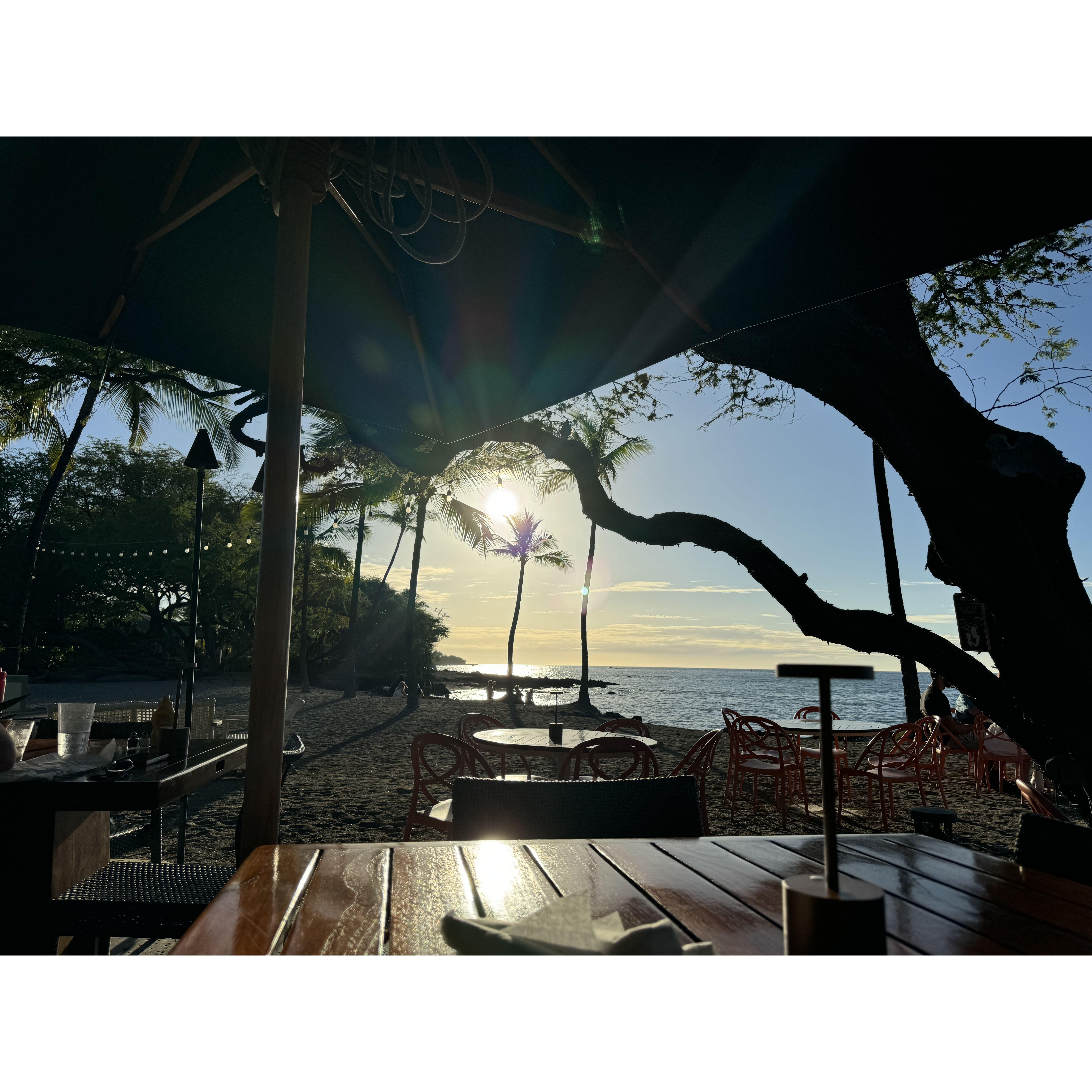 Lava Lava Beach Club, Big Island, Hawaii.  Could there be a more perfect place to have a meal and a drink? We don't think so.
