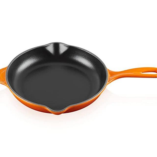 Le Creuset Classic Handle, 9", Flame Enameled Cast Iron Skillet