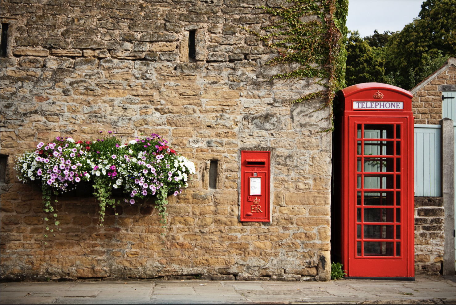 The Wedding Website of Taylor Harris and Martin Coomber