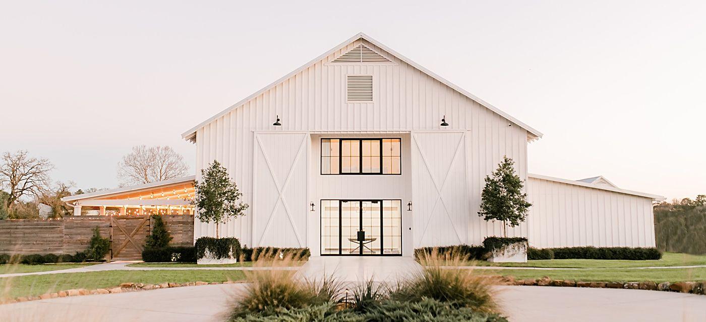The Wedding Website of Lindsay Rosenhagen and Mitchell Riley